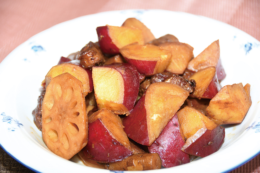 さつまいもと秋野菜の酒煮込み