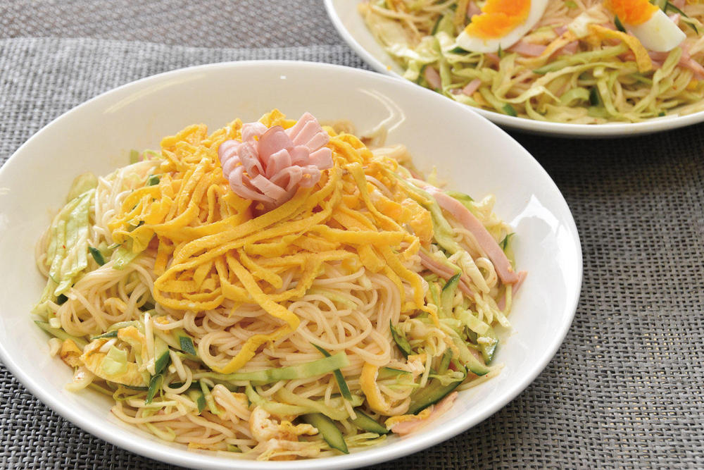 夏にピッタリ　そうめんでビビンバ麺